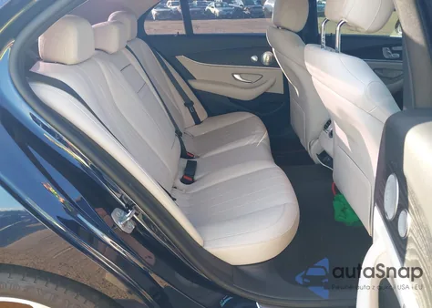 2017 Mercedes-Benz E 300 4Matic из США, поврежденный, VIN WDDZF4KB5HA169101